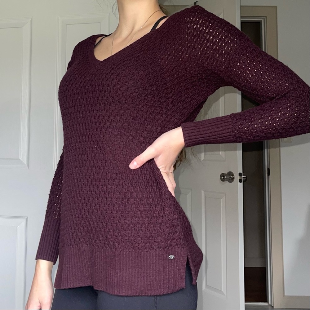 American Eagle Burgundy Long Sleeve Sweater
